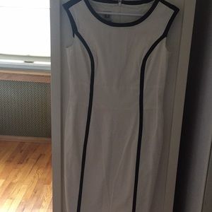 White Anne Klein dress with black piping